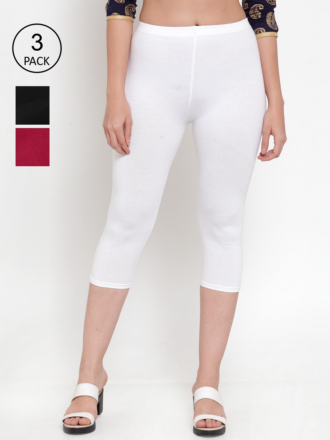 

GRACIT Women Pack Of 3 Black & Maroon Cotton Capris