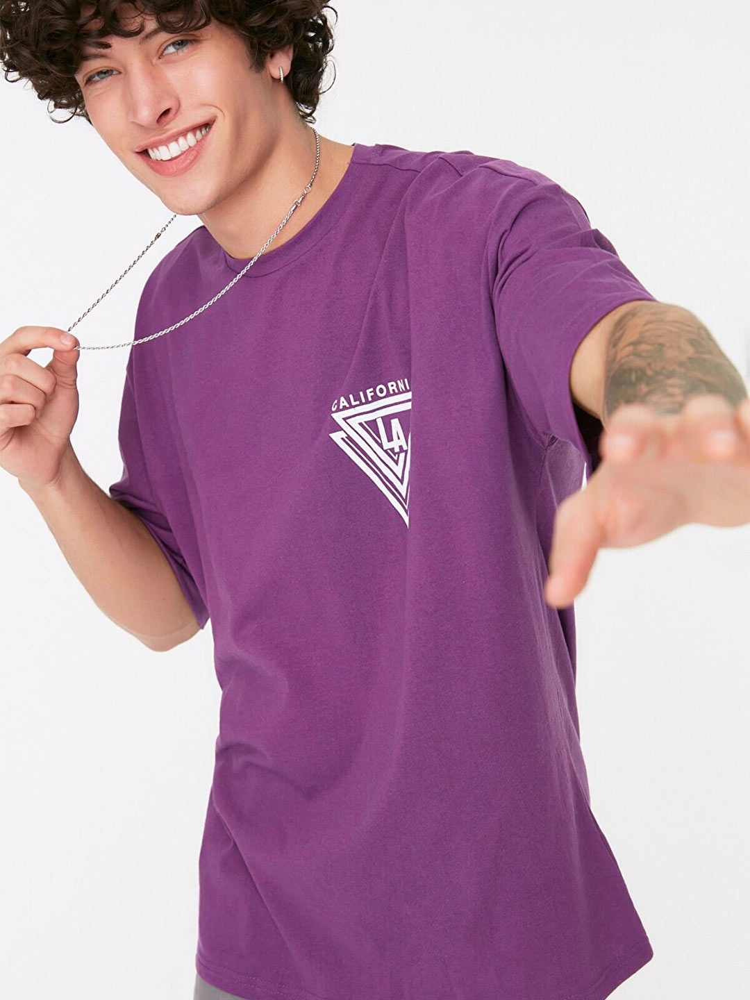 

Trendyol Men Purple Typography Printed Cotton T-shirt