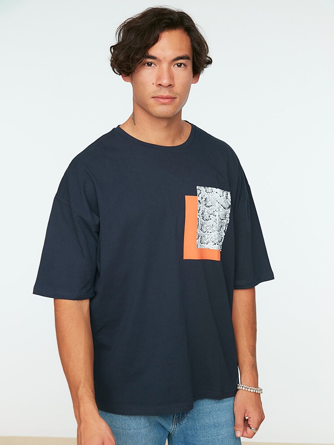 

Trendyol Men Navy Blue Drop-Shoulder Sleeves T-shirt