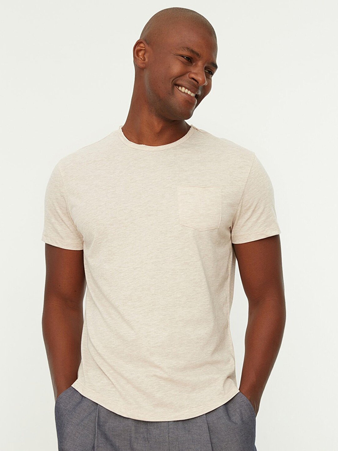 

Trendyol Men Grey Solid T-shirt