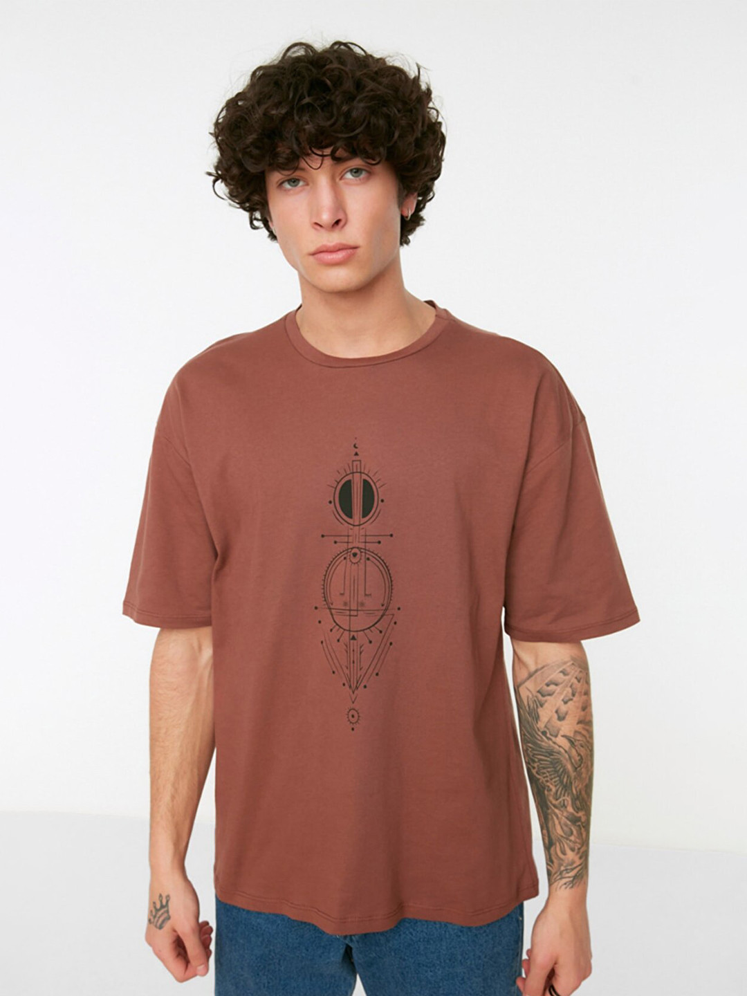

Trendyol Men Brown Printed Drop-Shoulder Sleeves T-shirt