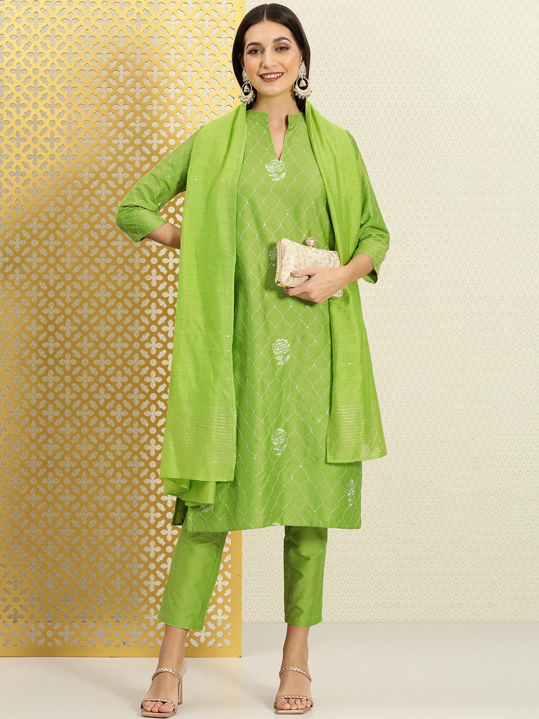 

House of Pataudi Jashn Women Green Floral Embroidered Kurta with Trousers & With Dupatta