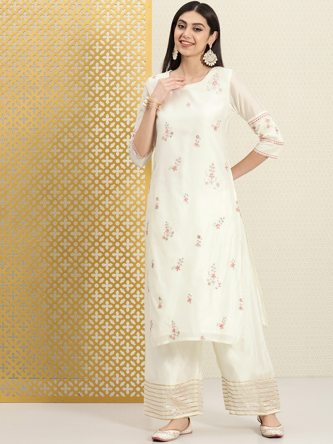 

House of Pataudi Women Floral Embroidered Sequinned Jashn Kurta with Palazzos, Off white