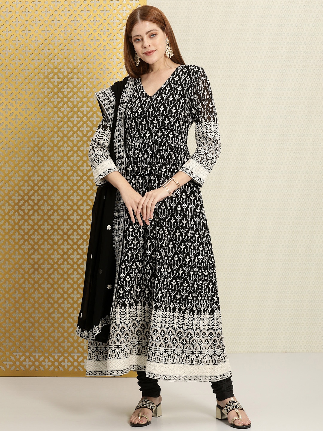 

House of Pataudi Women Black & White Embroidered Jashn Kurta with Churidar & Dupatta