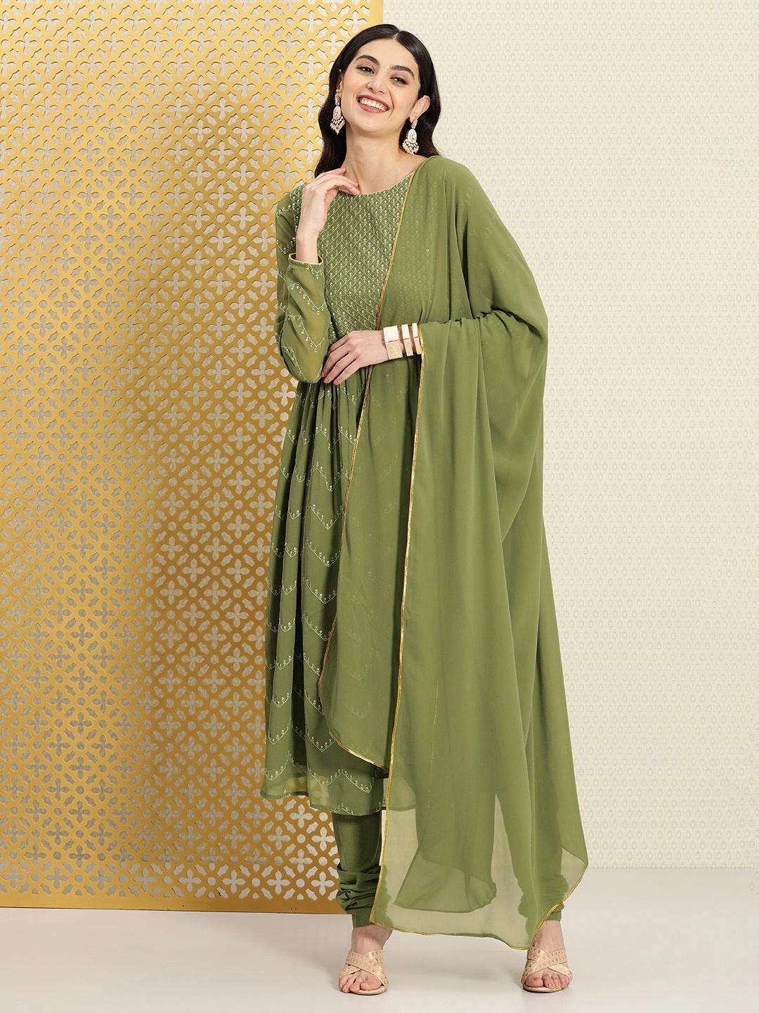 

House of Pataudi Jashn Ethnic Motifs Embroidered Sequinned Kurta & Churidar With Dupatta, Green