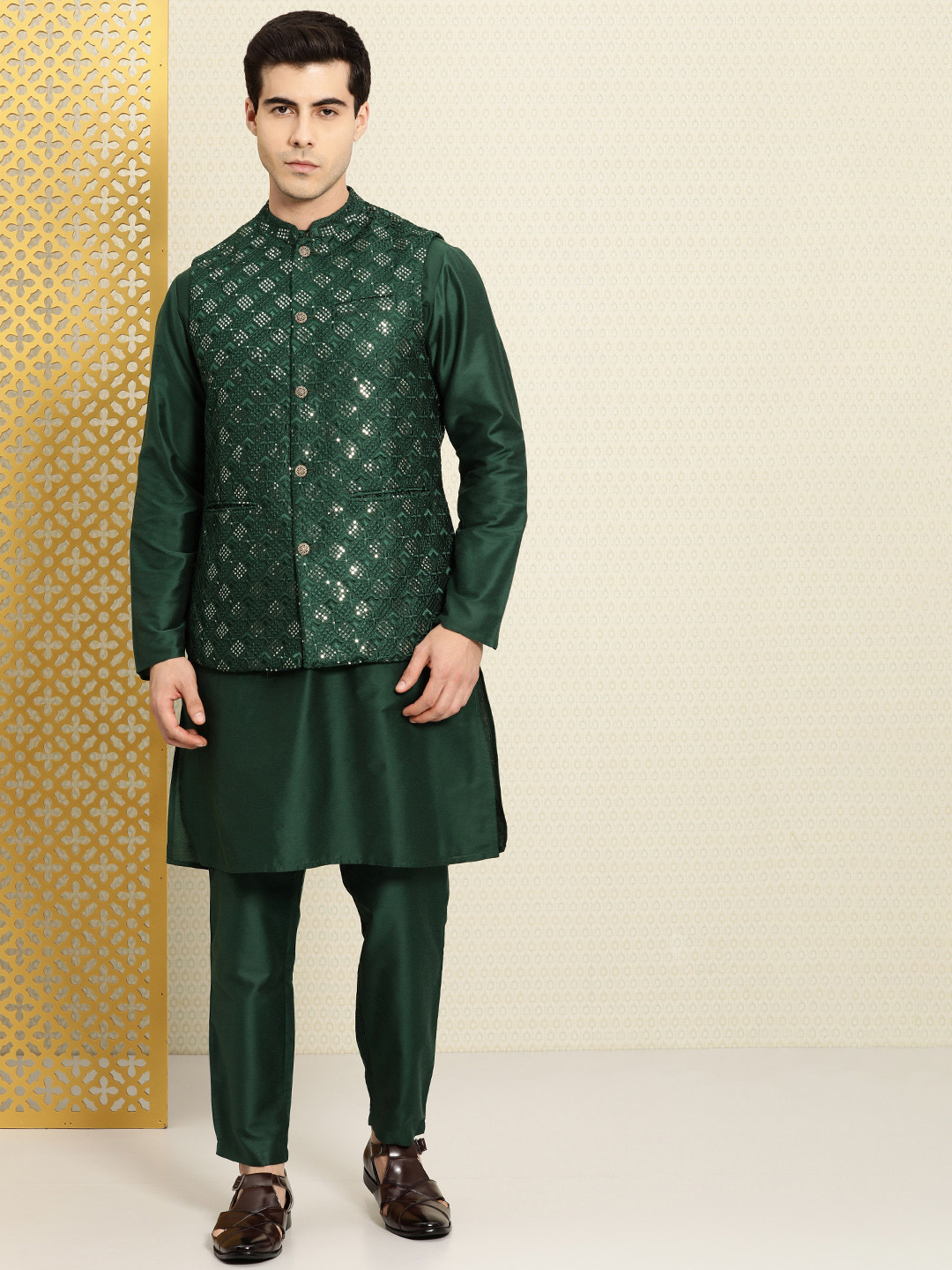 

House of Pataudi Men Sequinned Rozana Kurta with Pyjamas, Green