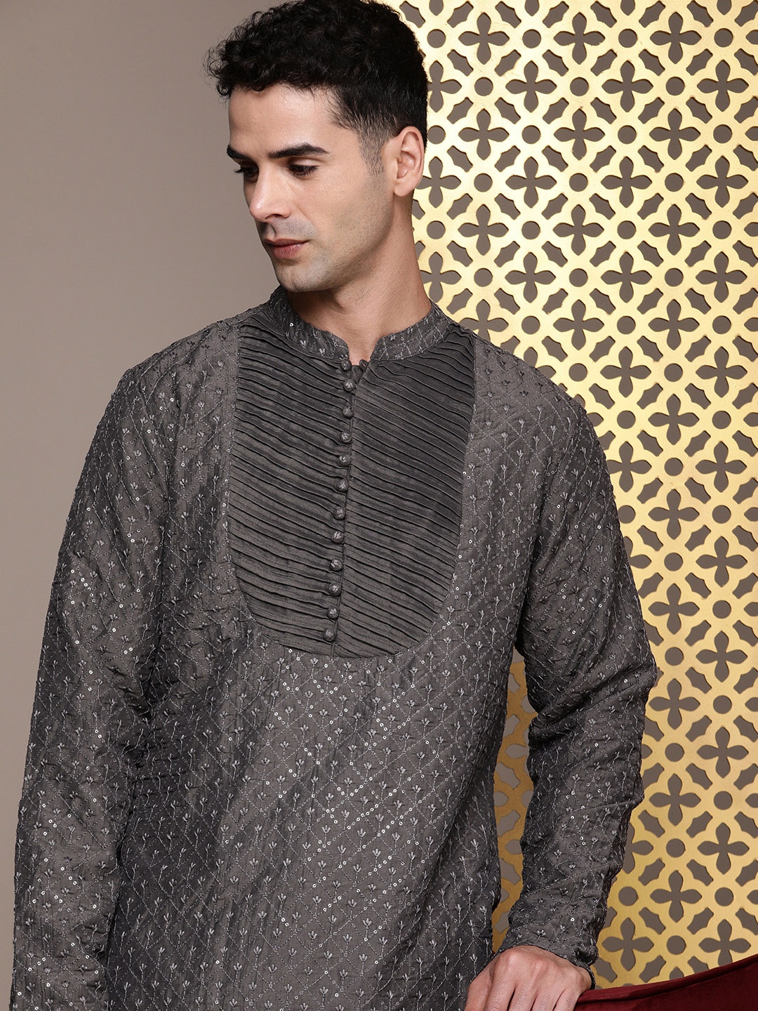 

House of Pataudi Rozana Ethnic Motifs Embroidered Sequinned Kurta with Trousers, Charcoal