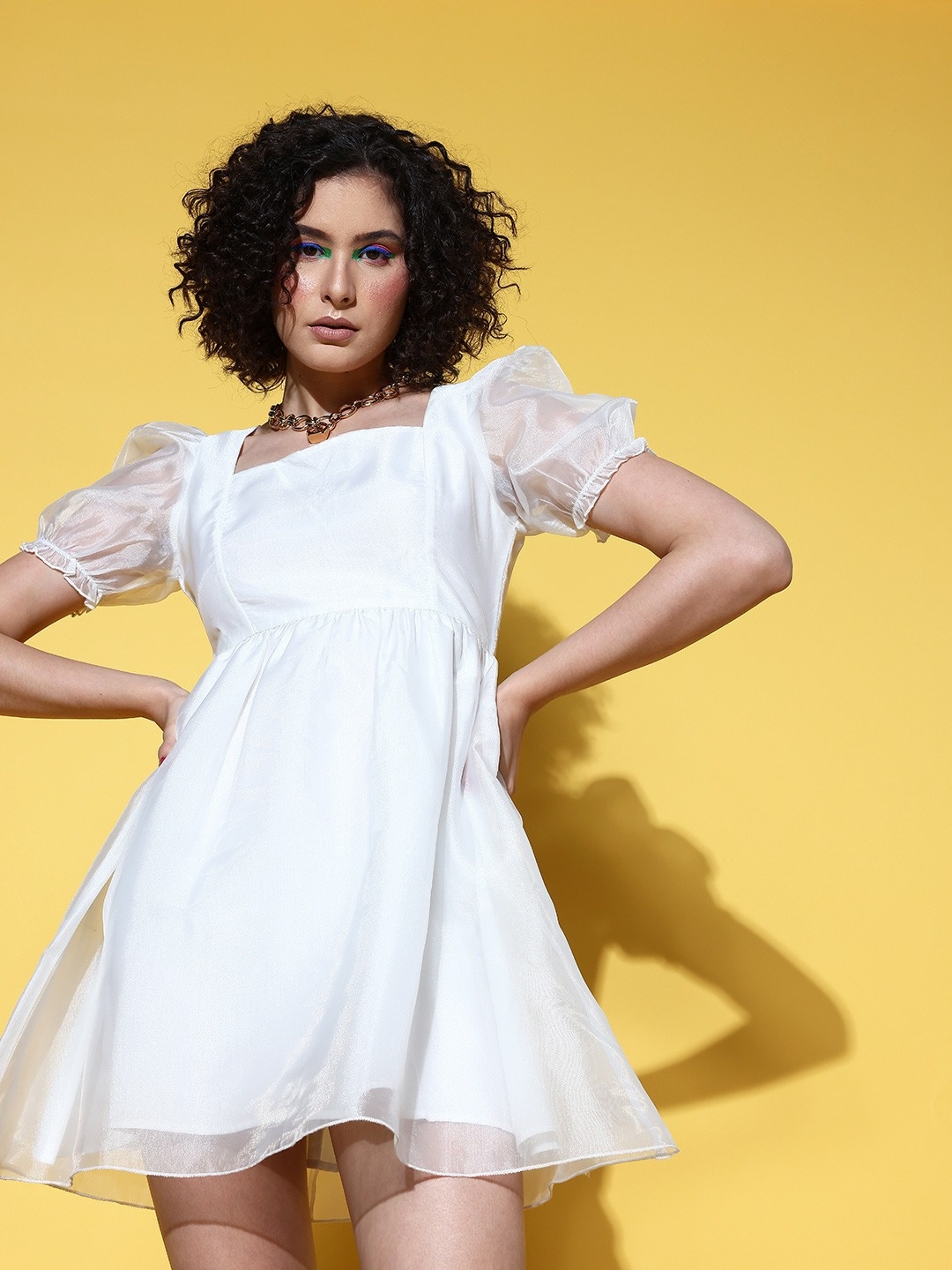 

Berrylush Women Beautiful White Solid Such a Mesh Dress