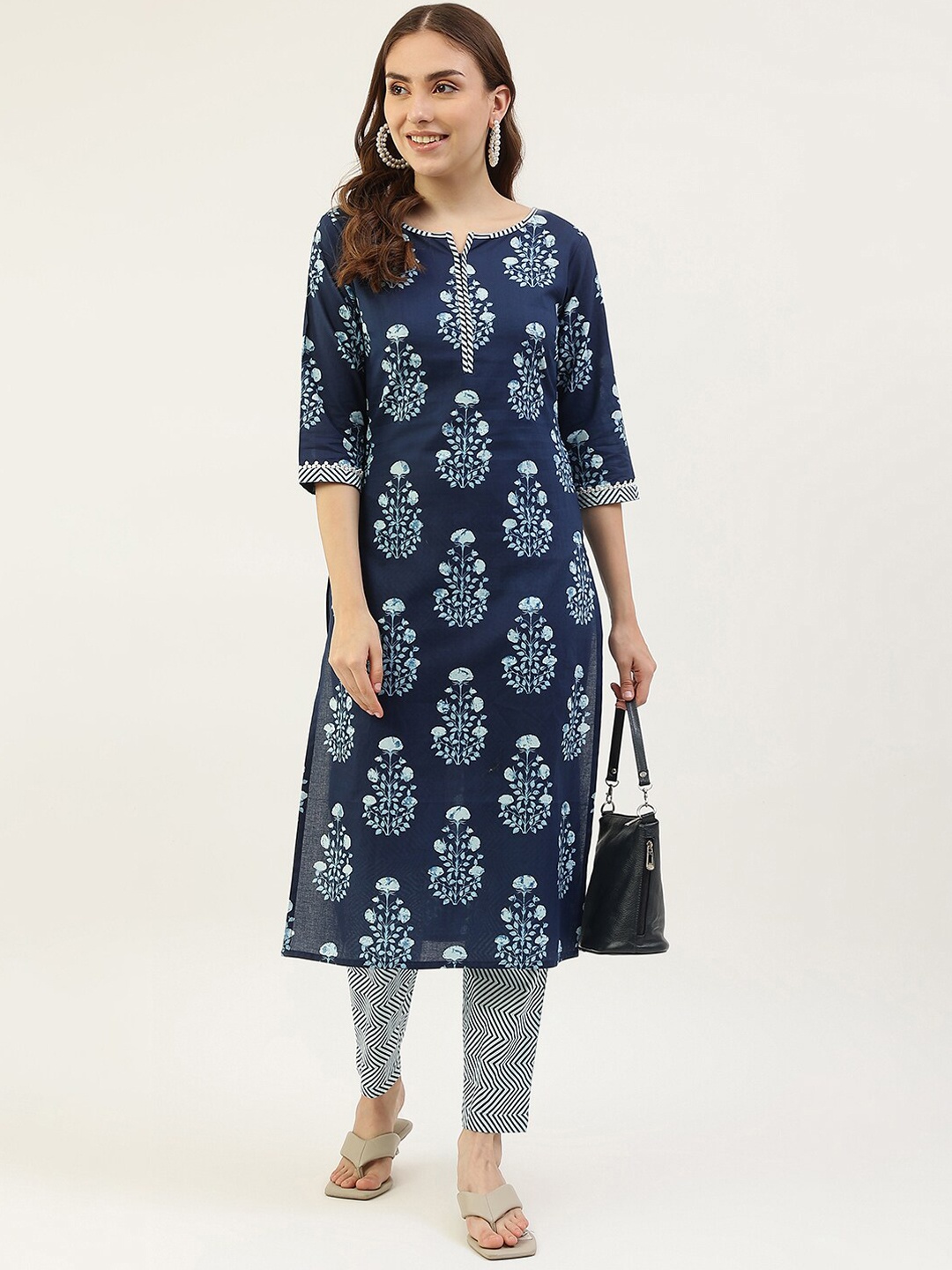 

FIORRA Women Blue Floral Printed Pure Cotton Kurta with Trousers