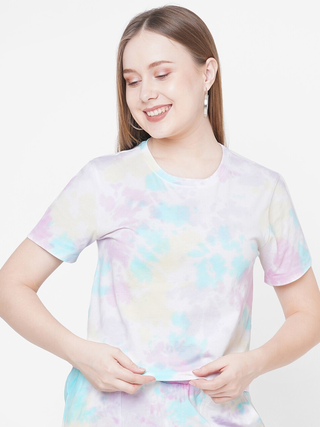 

Kraus Jeans Women White & Blue Tie and Dye Dyed Regular Sleeves Slim Fit T-shirt