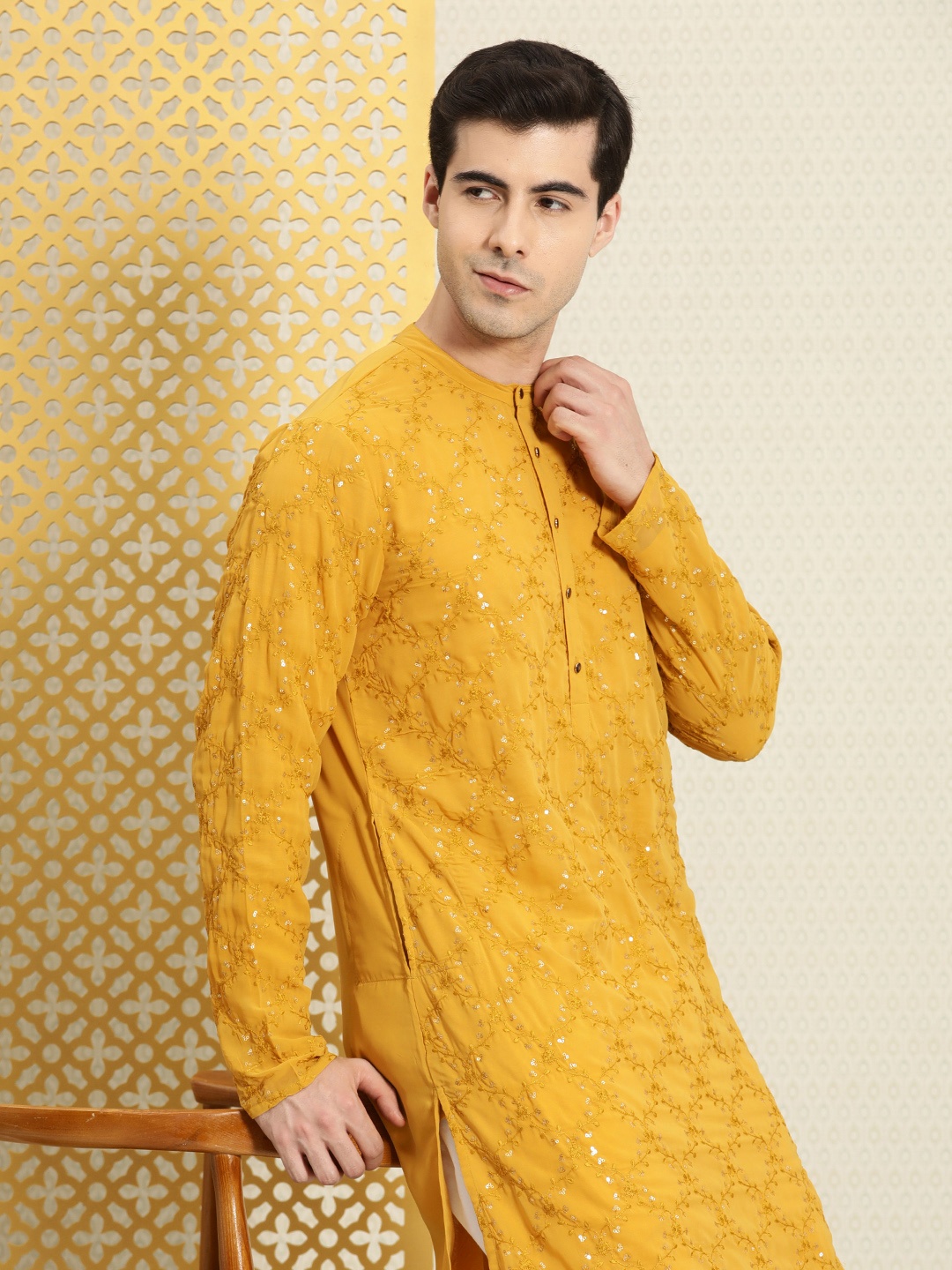 

House of Pataudi Men Jashn Floral Embroidered Sequined Kurta with Churidar, Yellow