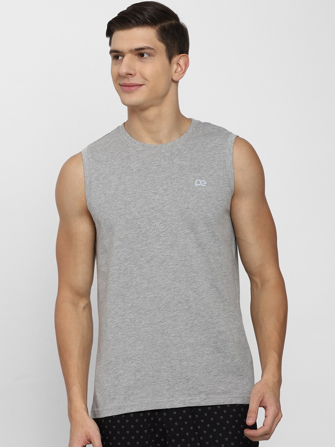 

Peter England Men Grey Solid Tank Top