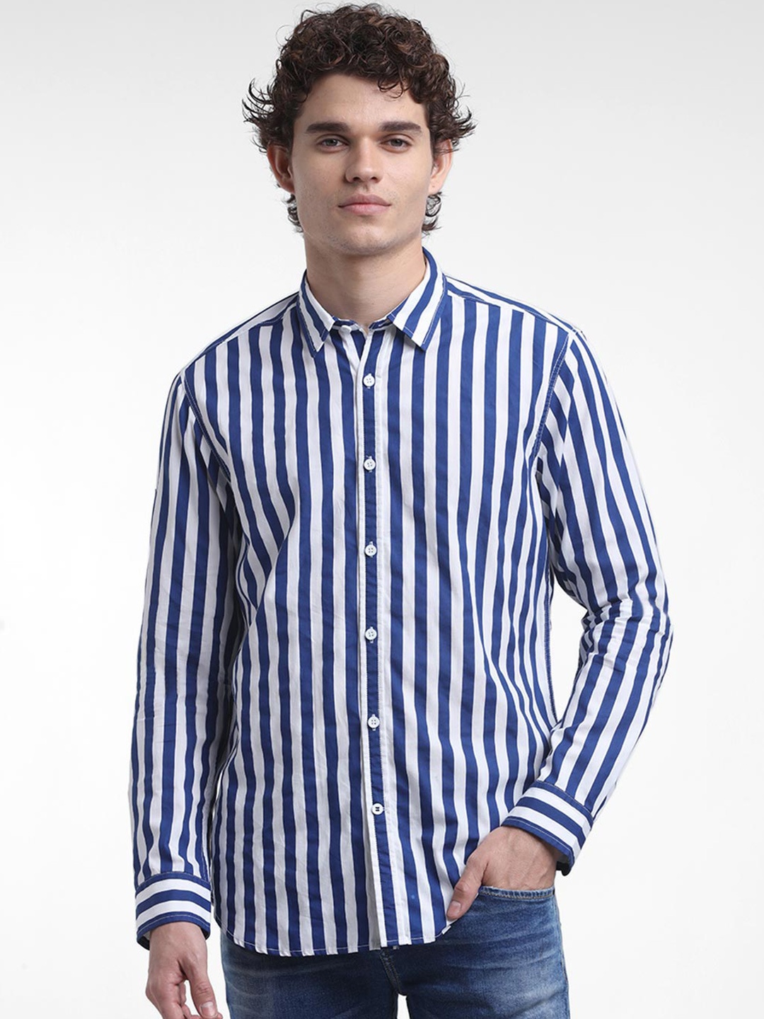 

STARTER Men Blue and White Slim Fit Striped Pure Cotton Casual Shirt