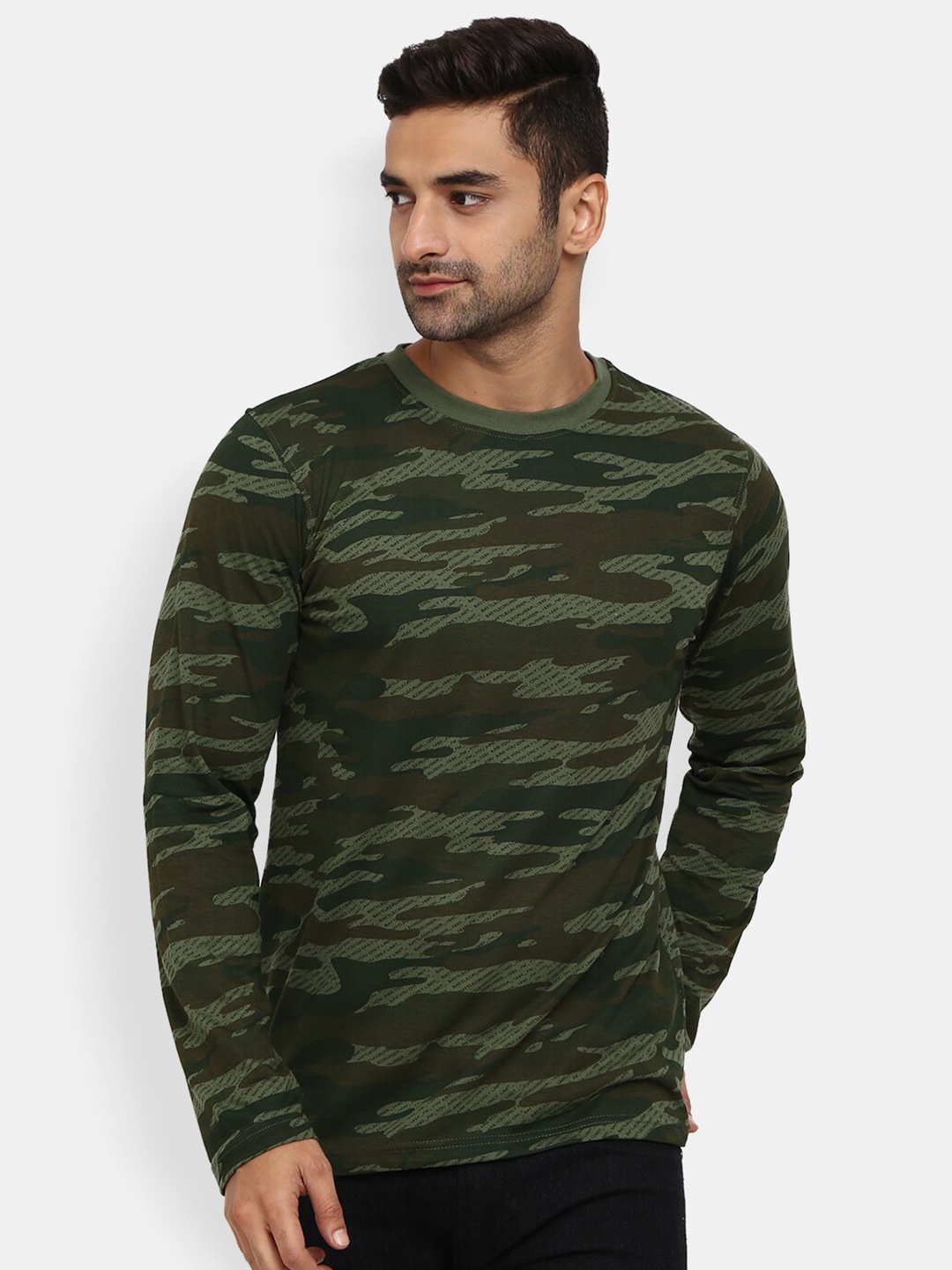 

V-Mart Men Green Camouflage Printed Slim Fit T-shirt