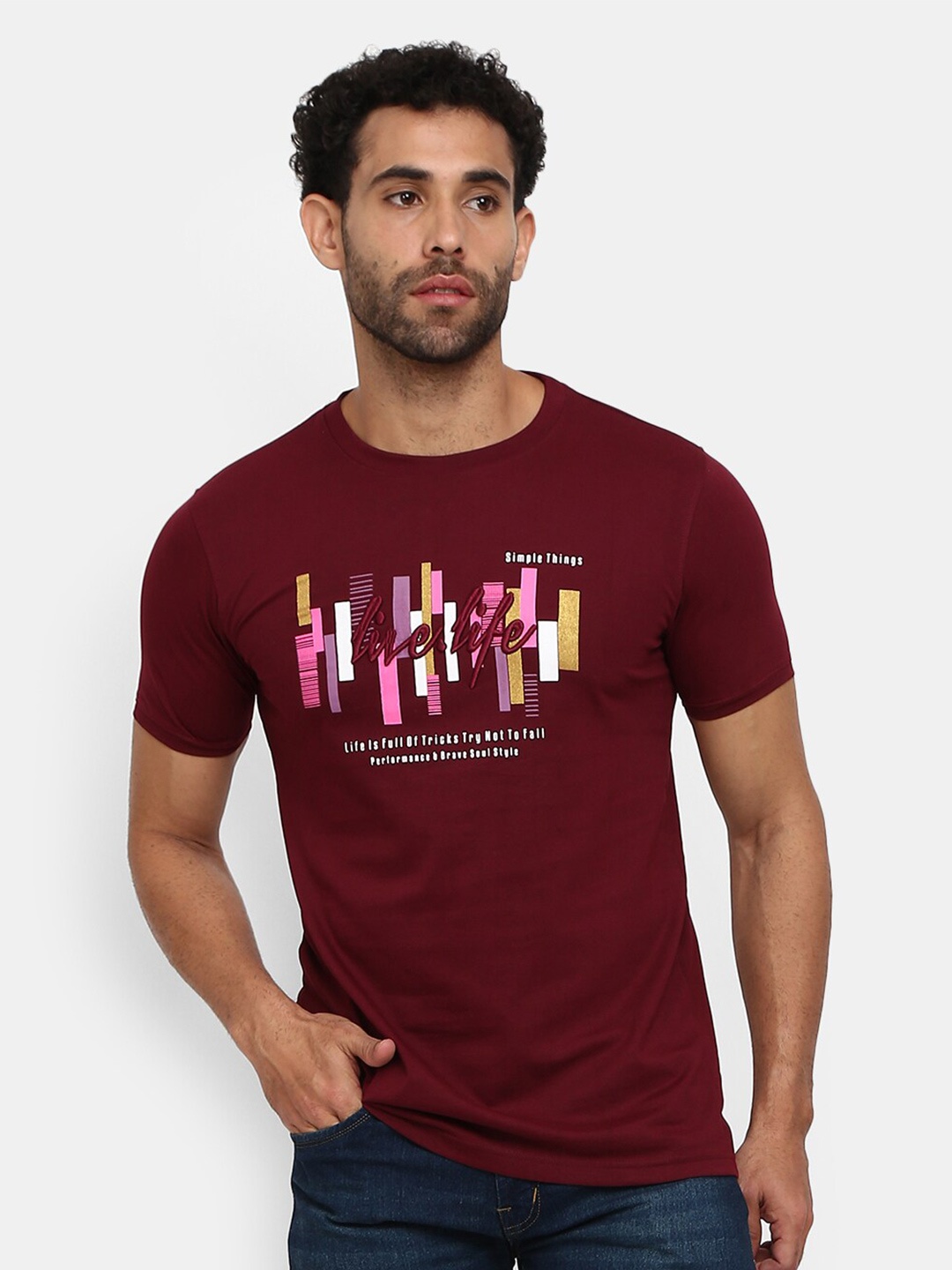 

V-Mart Men Maroon Graphic Printed Slim Fit T-shirt