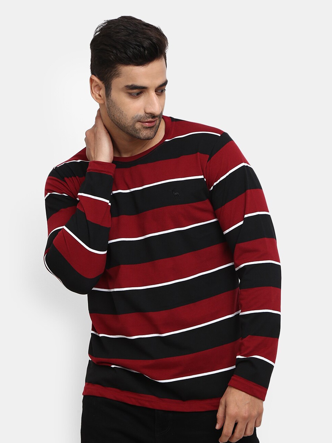 

V-Mart Men Maroon & Black Striped Slim Fit T-shirt