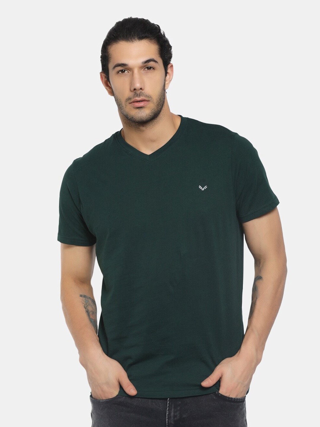 

V-Mart Men Green V-Neck Slim Fit T-shirt