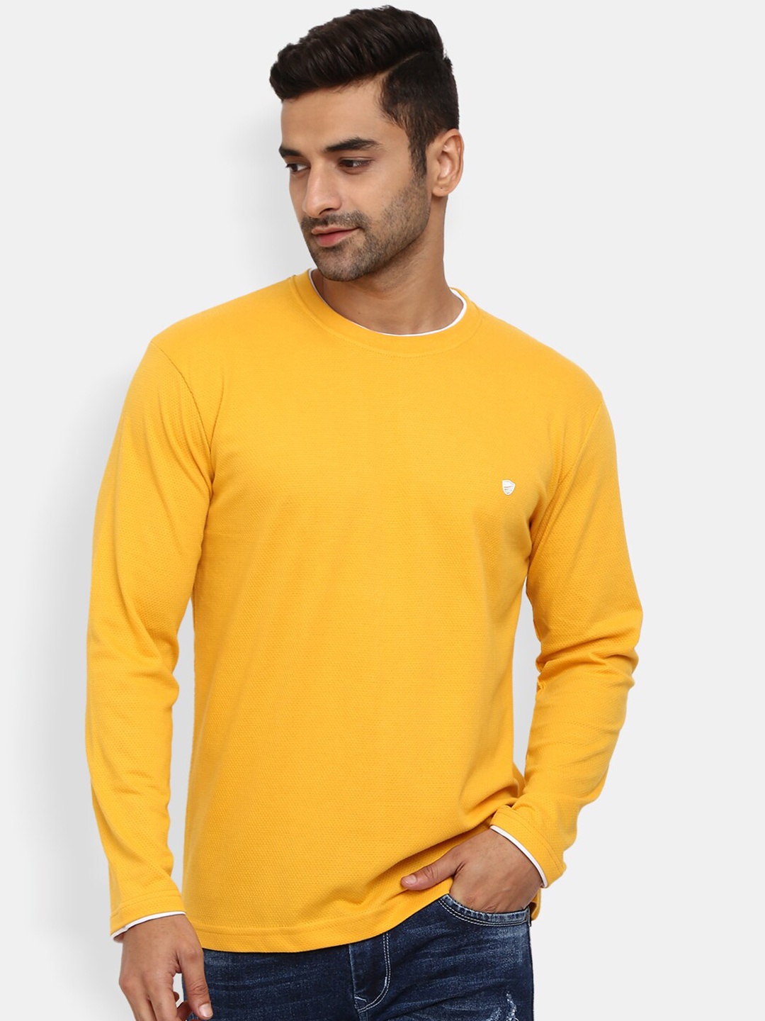 

V-Mart Men Yellow Solid Slim Fit T-shirt