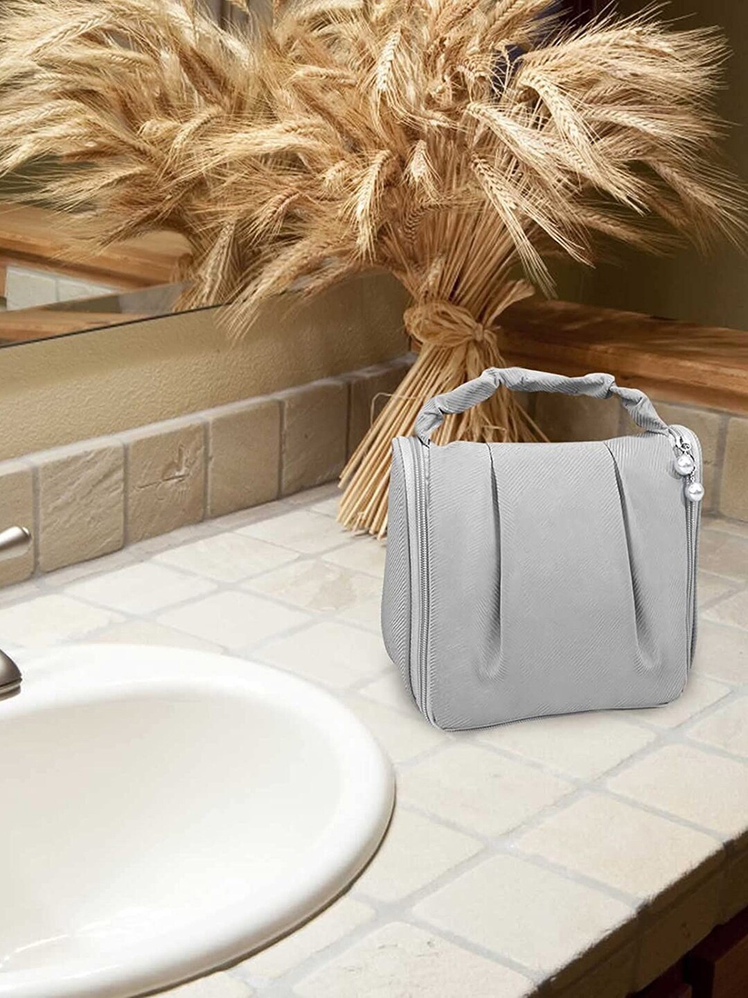 

HOUSE OF QUIRK Grey Solid Travel Makeup Organizer