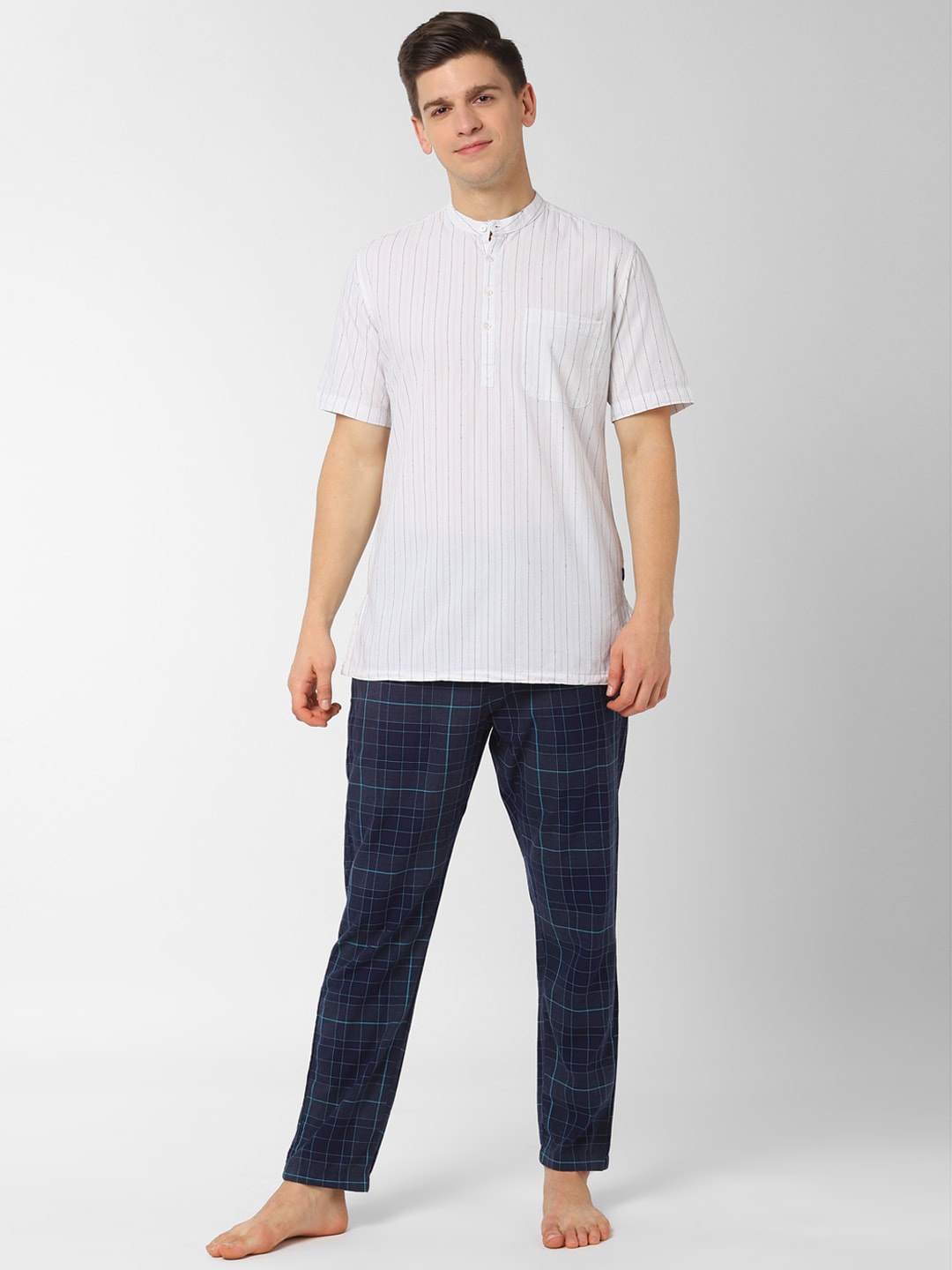 

Peter England Men White & Navy Blue Striped Cotton Night suit-PEKJORGPV54756-White