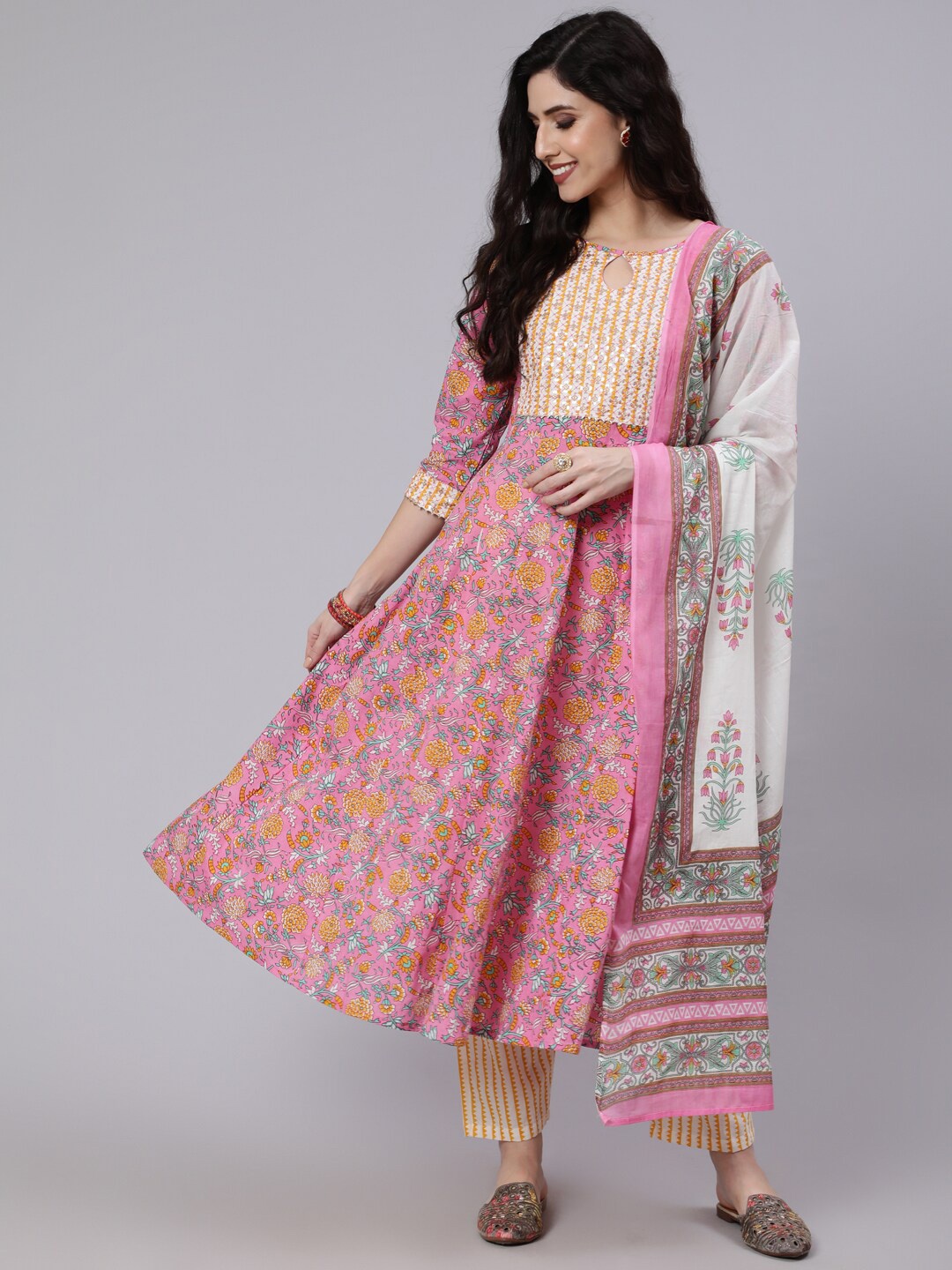 

THE NKS PLUS Women Pink Ethnic Motifs Printed Pure Cotton Kurta with Trousers & With Dupatta