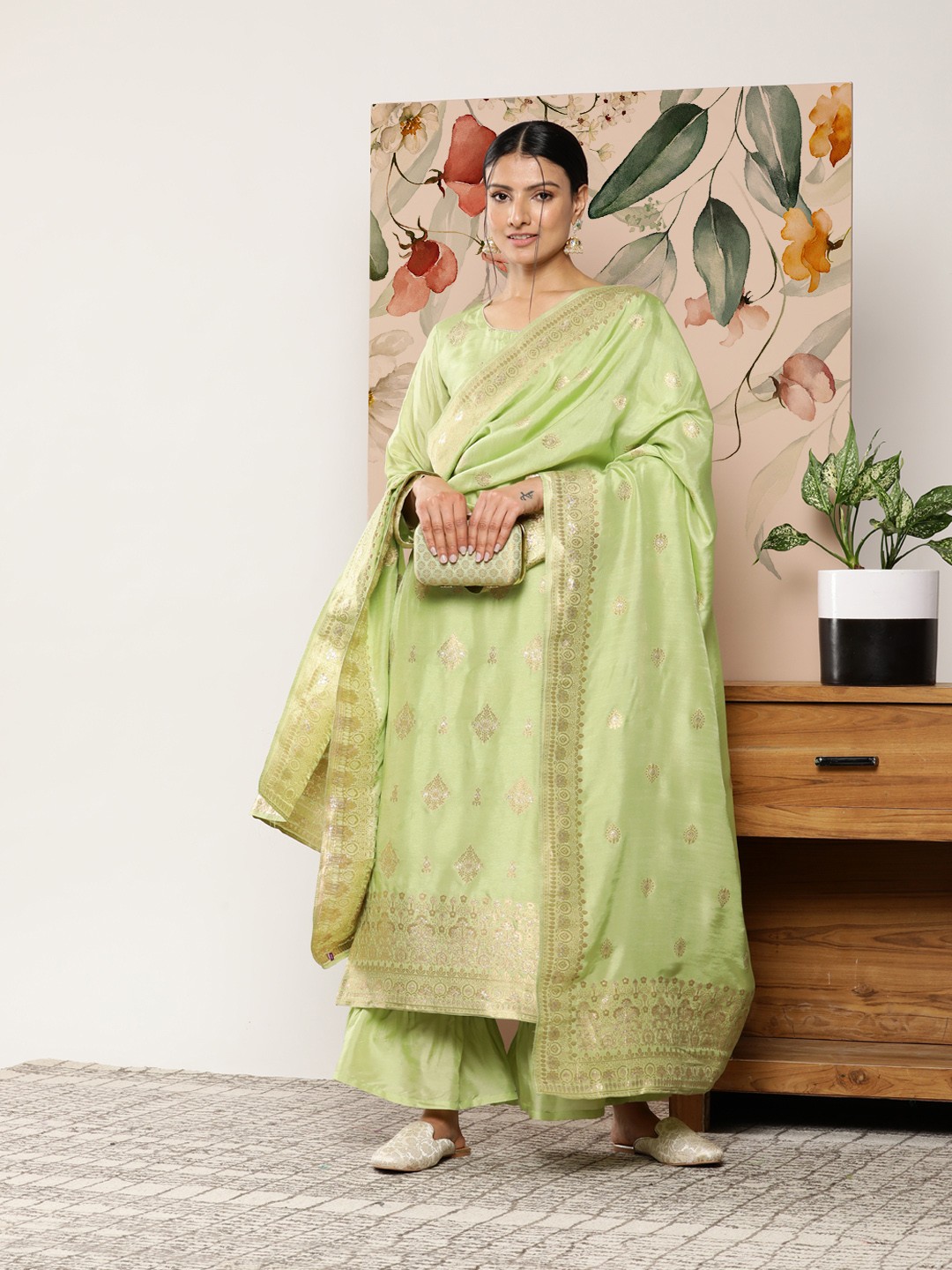 

Libas Women Green Ethnic Motifs Chanderi Silk Kurta with Trousers & Dupatta
