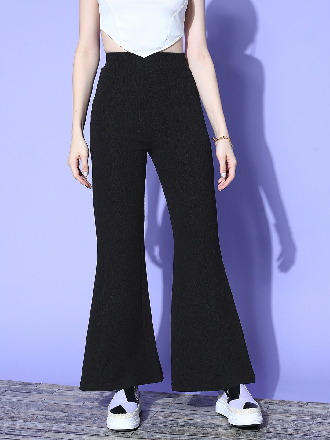 

Berrylush Women Black Solid Wide Leg Trousers