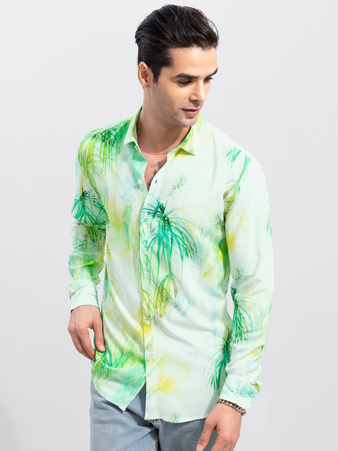 

Snitch Men White Slim Fit Printed Casual Shirt