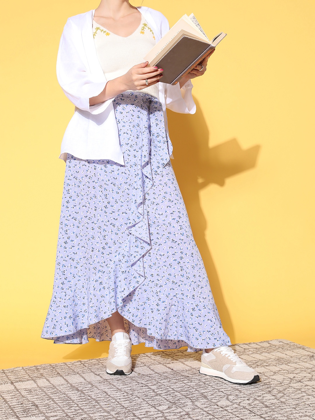 

Berrylush Classy Blue Floral Ruffled Skirt