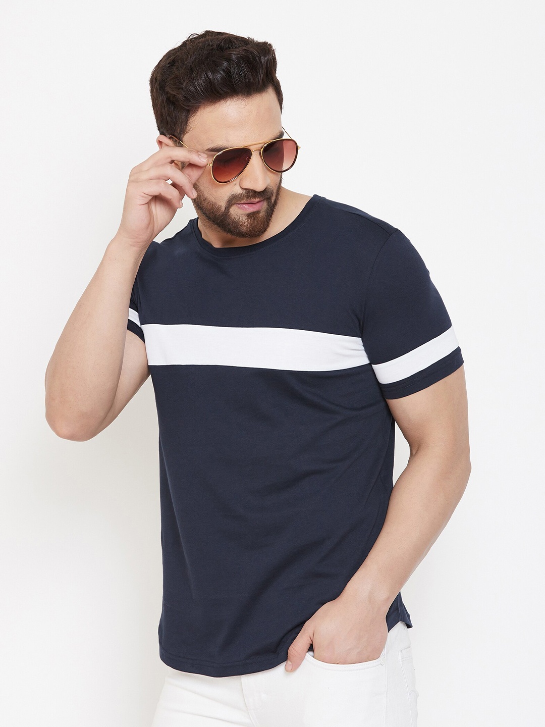 

AUSK Men Blue & White Colourblocked T-shirt