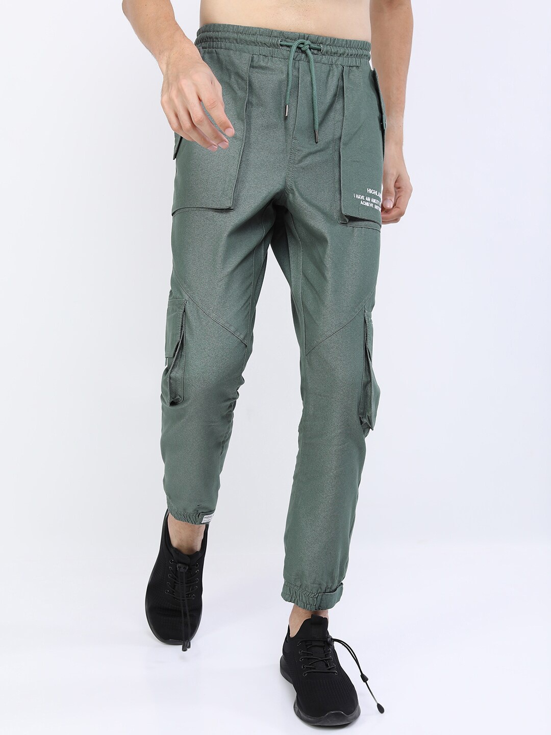 

HIGHLANDER Men Grey Cargos Trousers