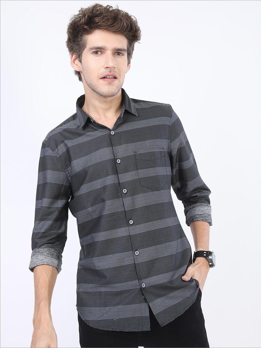 

HIGHLANDER Men Black Slim Fit Horizontal Striped Casual Shirt