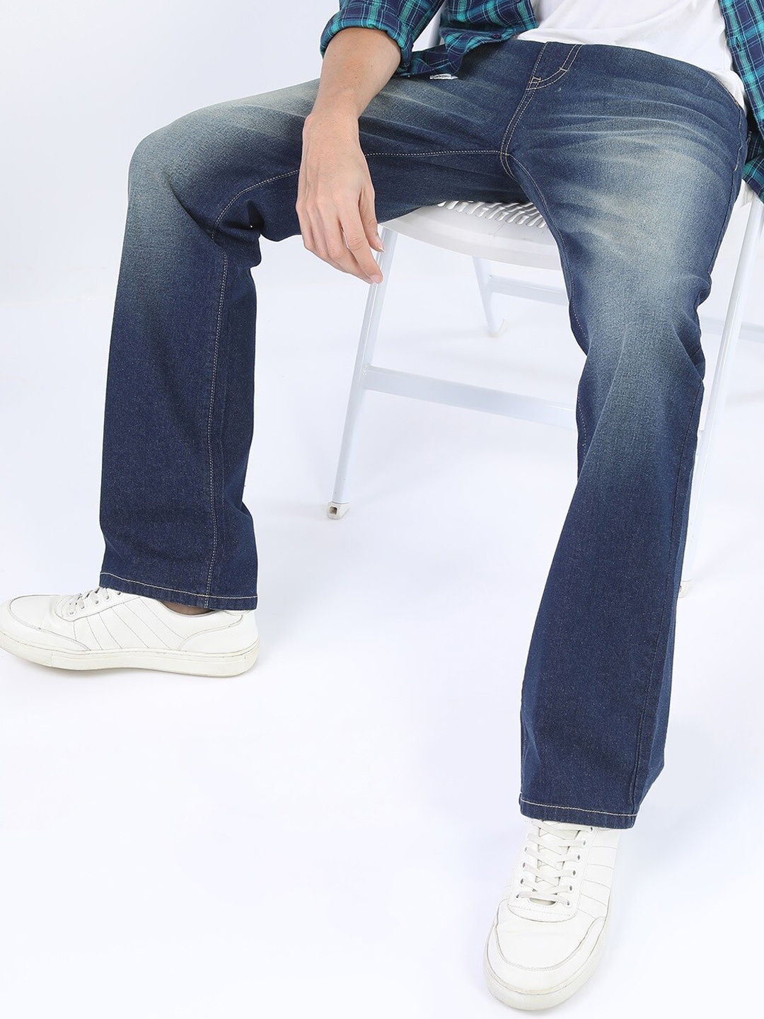 

HIGHLANDER Men Blue Bootcut Light Fade Stretchable Jeans