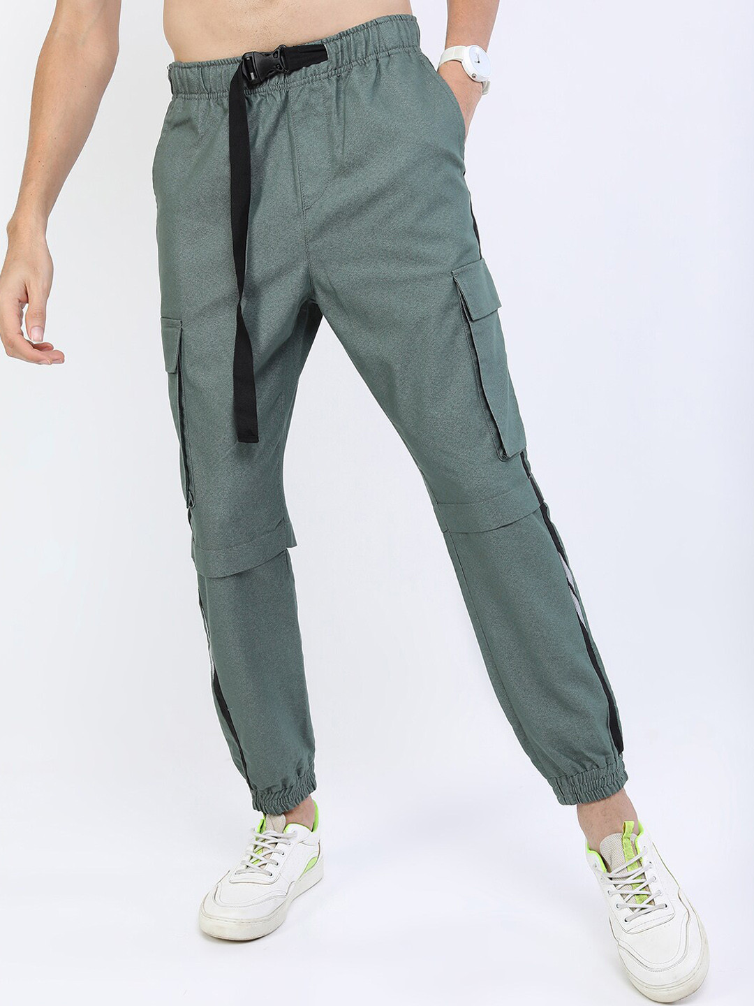 

HIGHLANDER Men Grey Cargos Cotton Trousers