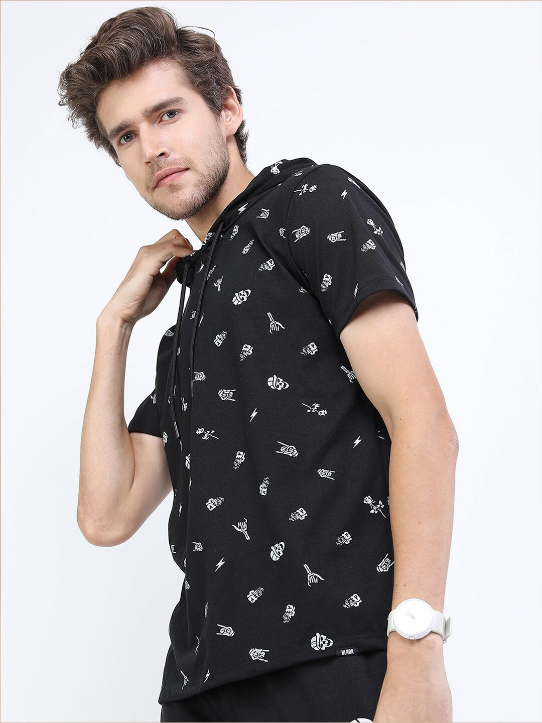 

HIGHLANDER Men Black Printed Hooded Slim Fit T-shirt