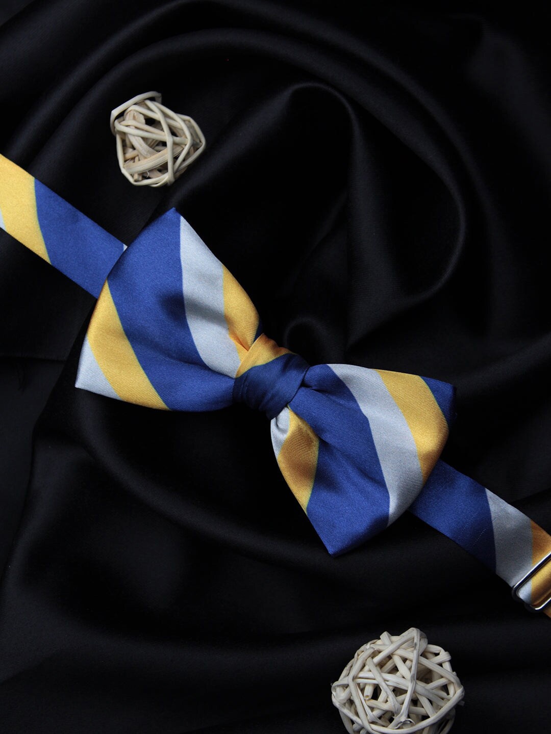 

PELUCHE Unisex Blue & Yellow Striped Bow Tie