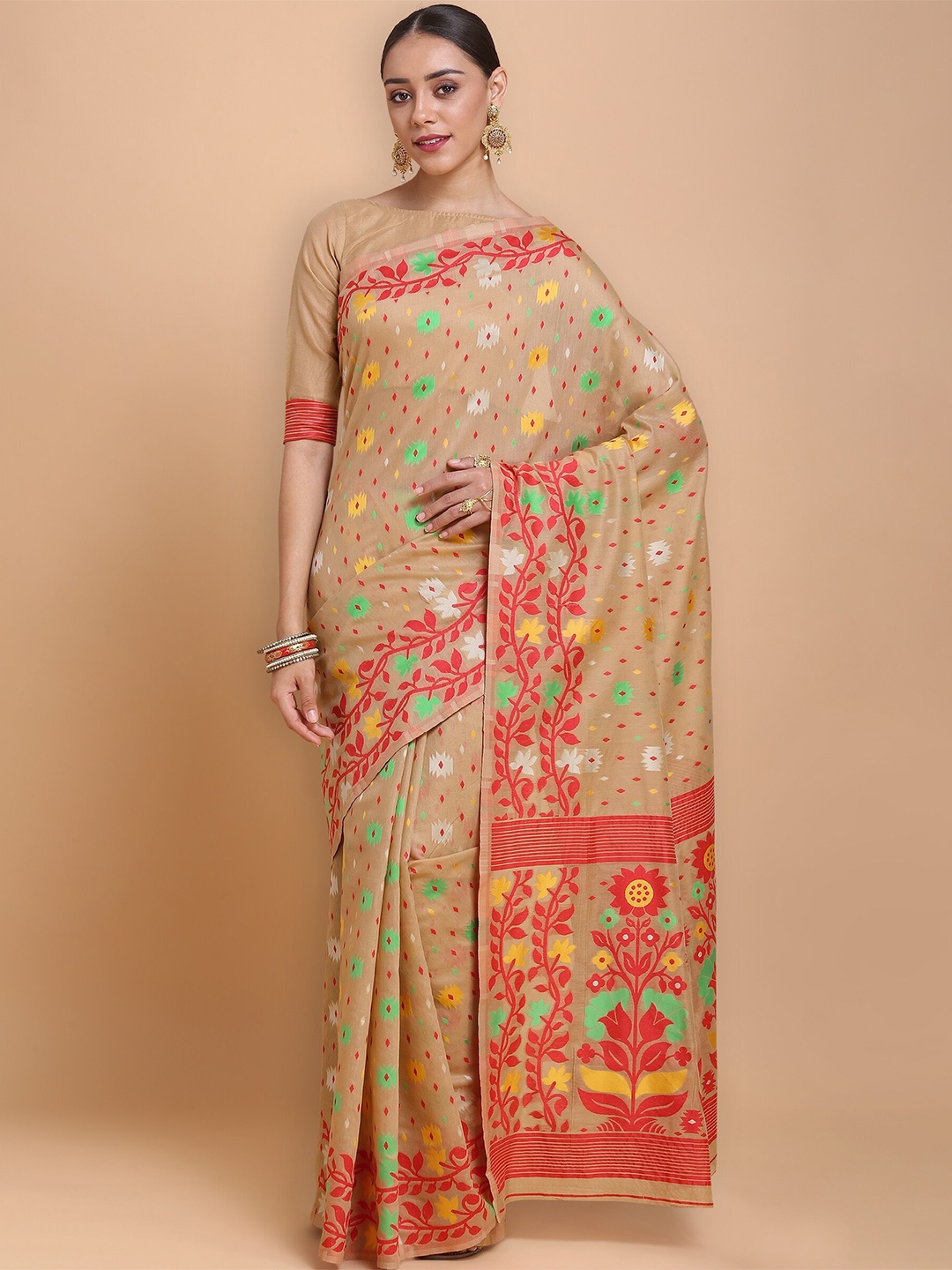 

HERE&NOW Beige & Red Floral Zari Silk Blend Jamdani Saree