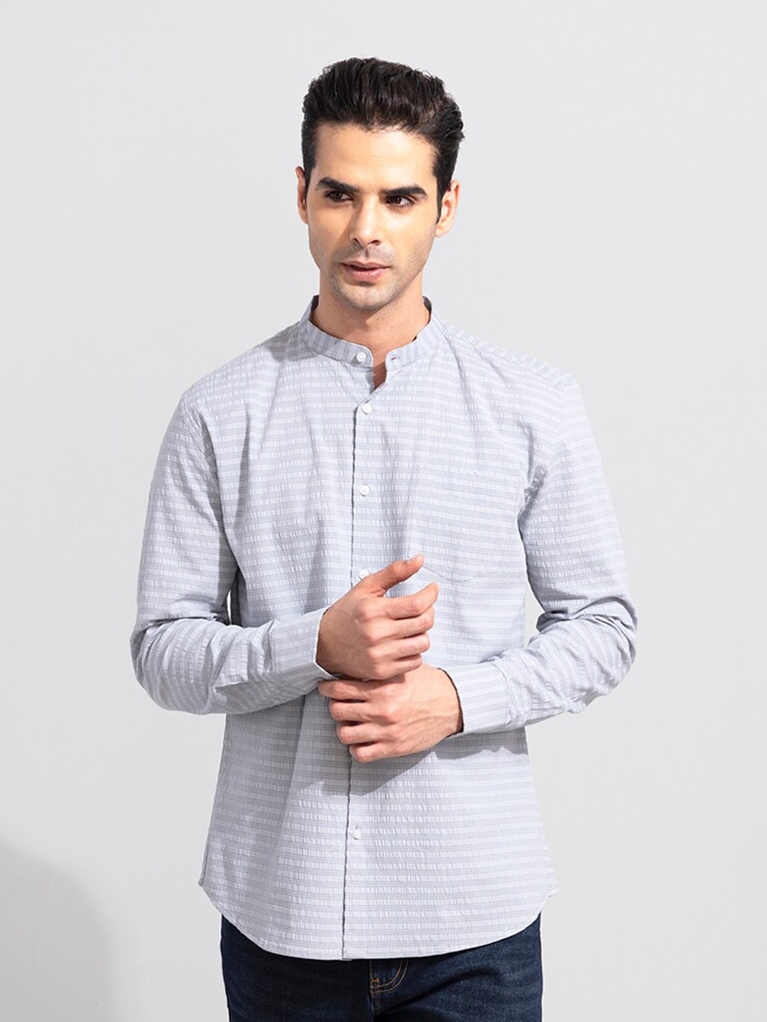 

Snitch Men Grey Slim Fit Horizontal Stripes Casual Shirt