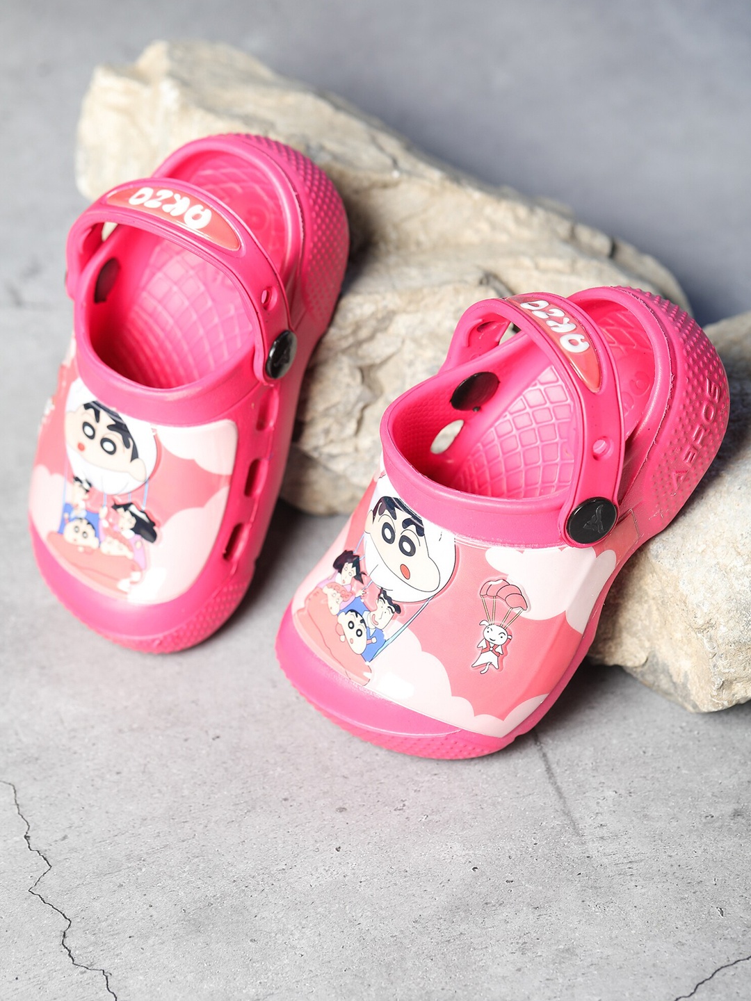 

ABROS Kids Fuchsia & White Printed Rubber Clogs