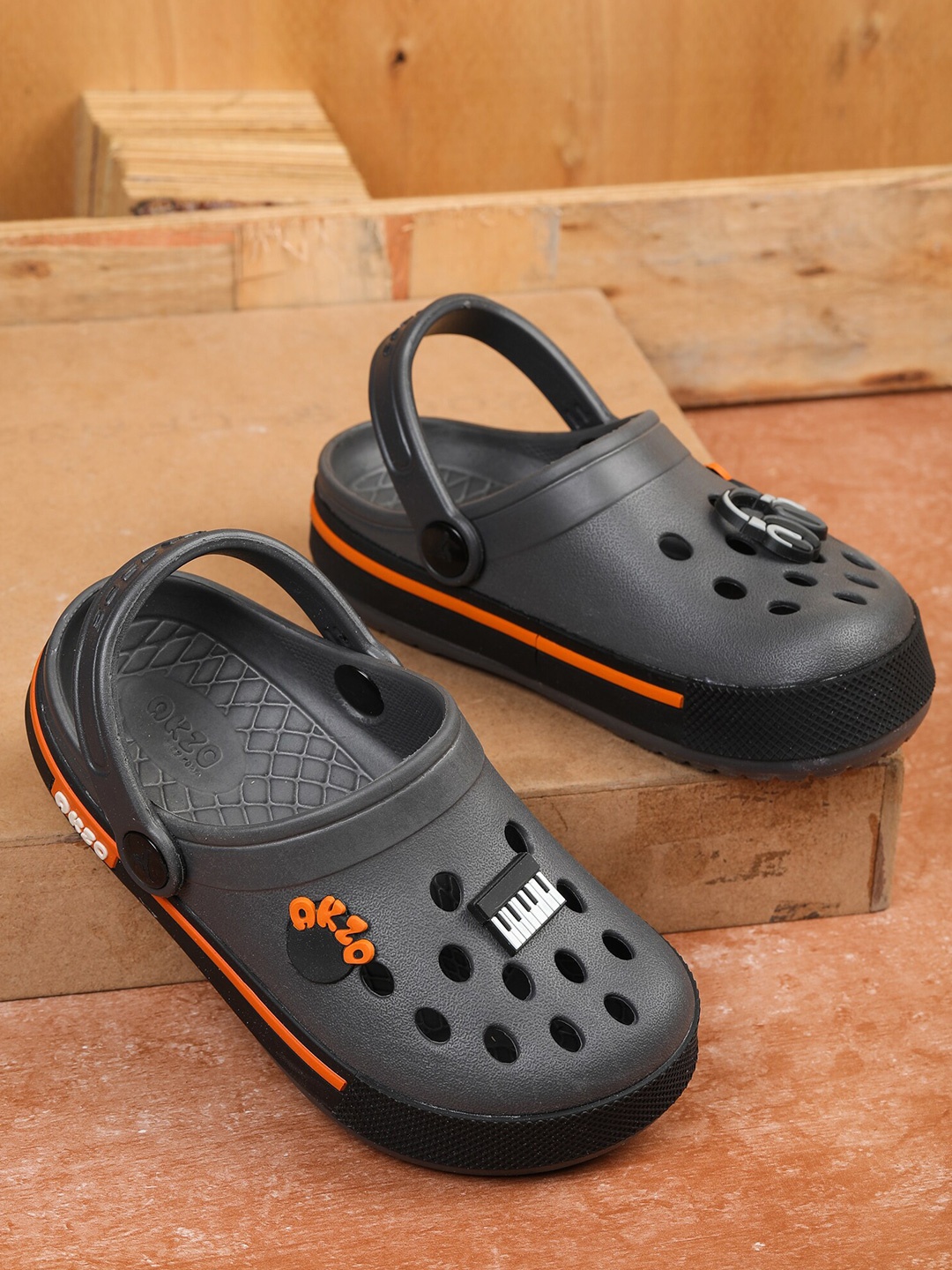 

ABROS Unisex Kids Grey & Orange Rubber Clogs