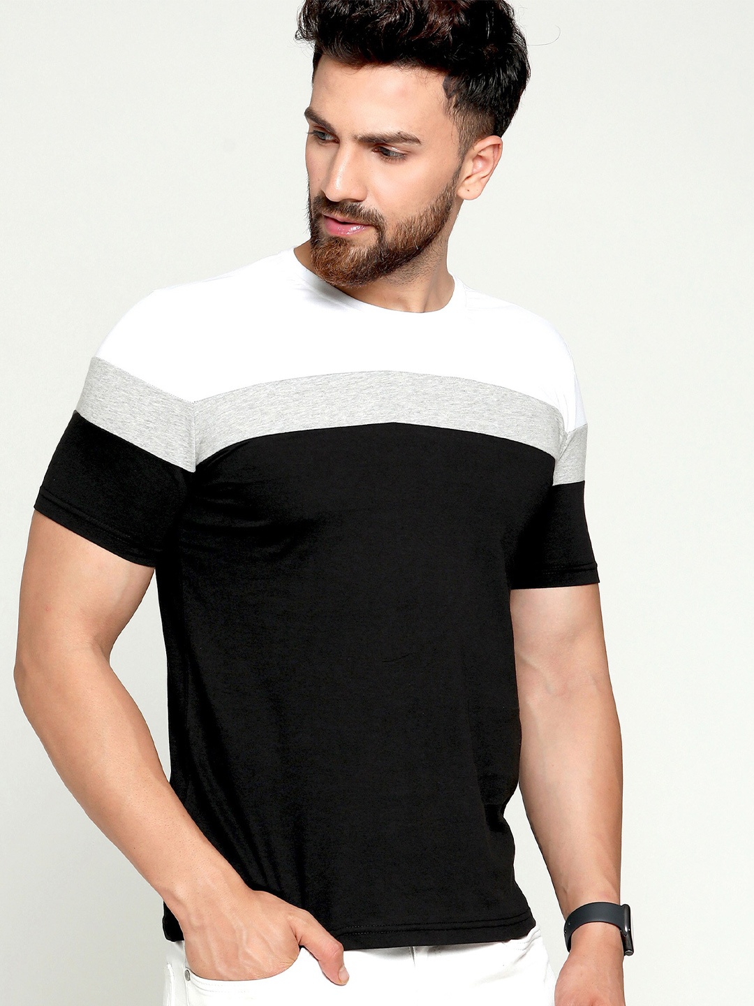 

AUSK Men Black & White Colourblocked Cotton T-shirt