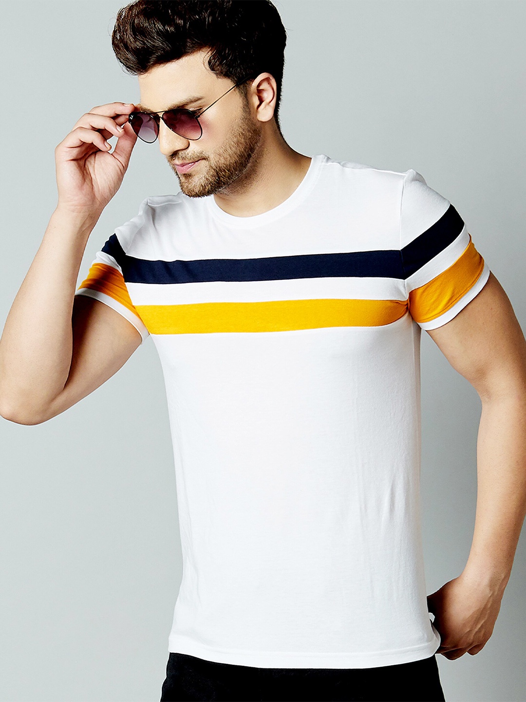 

AUSK Men White Printed Striped Round Neck T-shirt