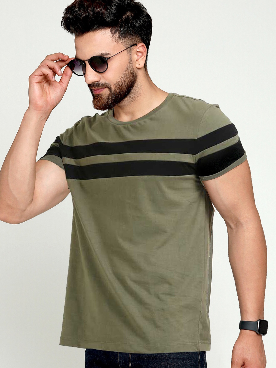 

AUSK Men Green & Black Striped T-shirt