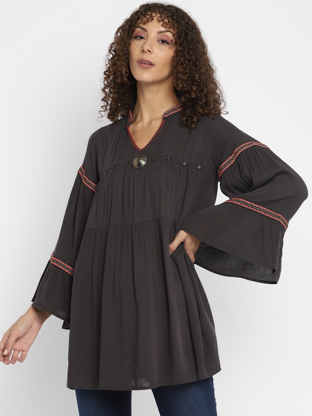 

Taurus Women Grey Mandarin Collar Crepe Tiered Longline Top