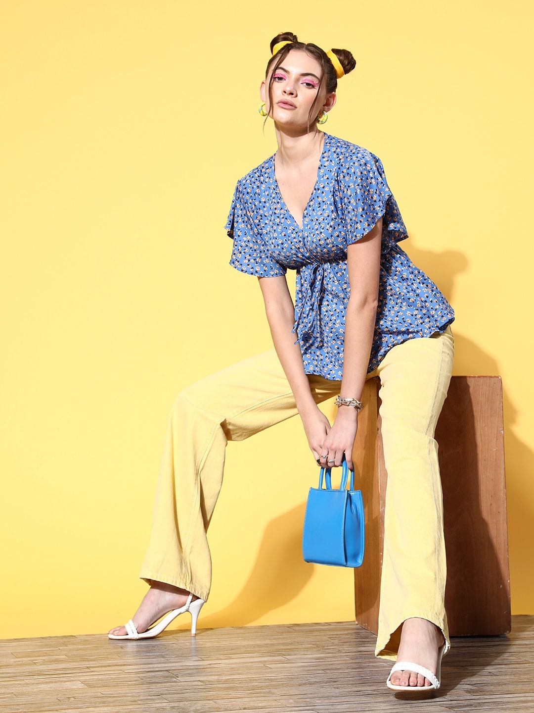 

Berrylush Classy Blue Floral Adjustable Waistline Top