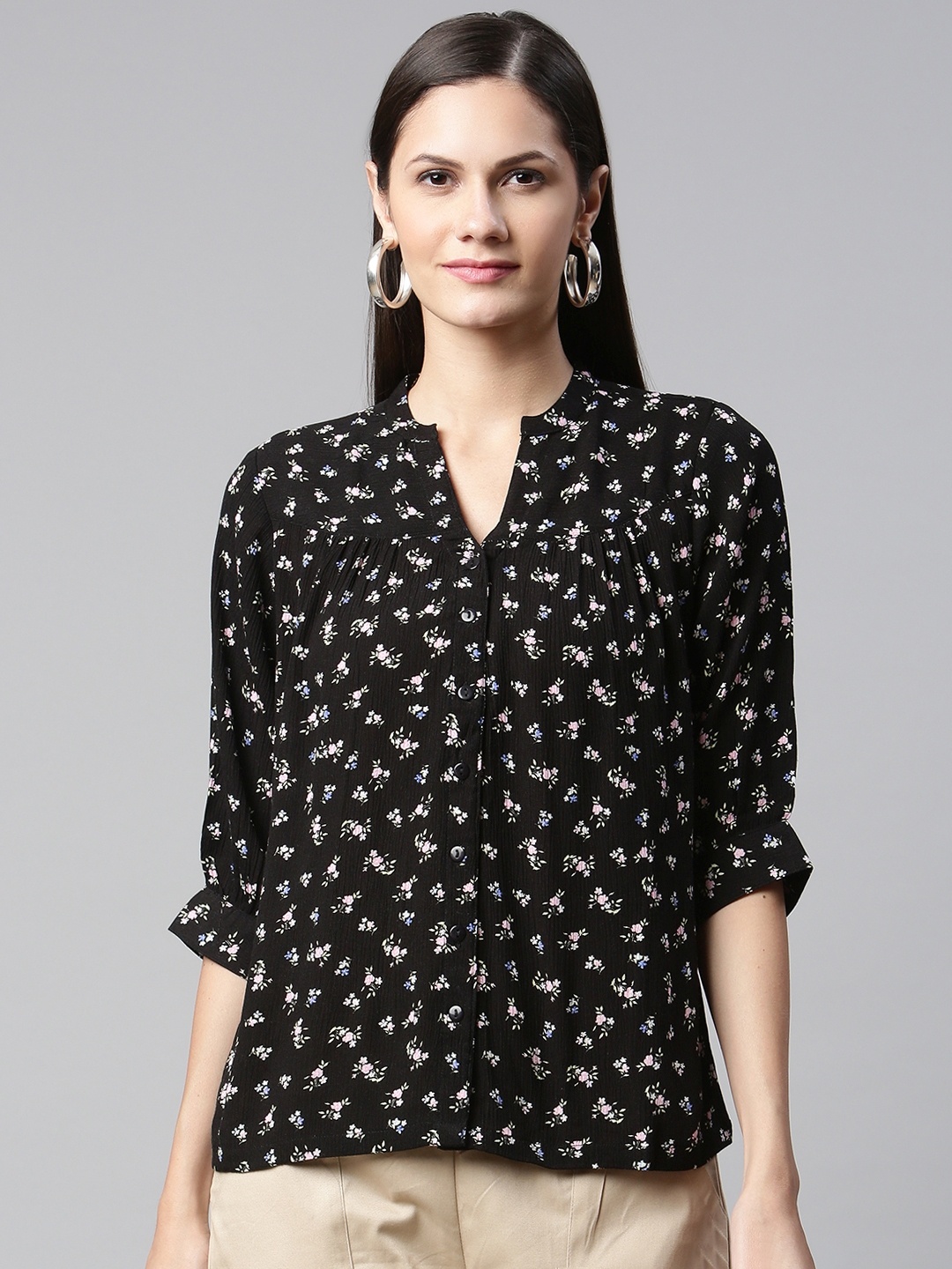 

Ayaany Black & White Pure Cotton Floral Print Mandarin Collar Top