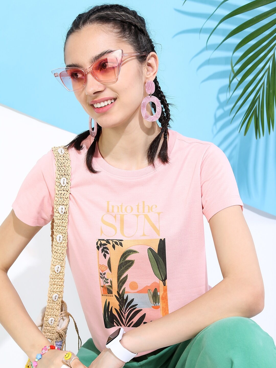 

Tokyo Talkies Women Pink Graphic Print Slim Fit Crop T-shirt