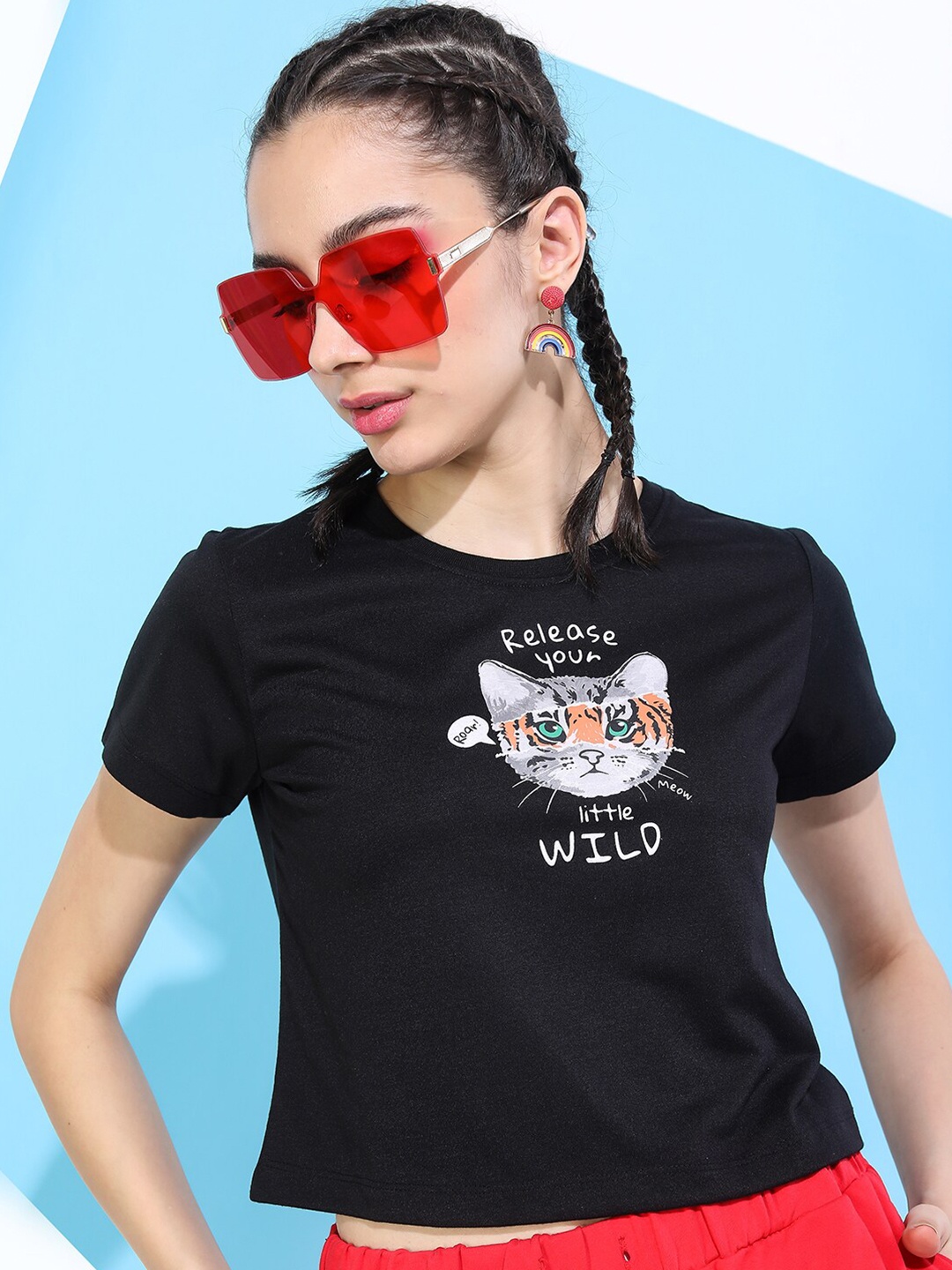 

Tokyo Talkies Women Black & White Printed Slim Fit T-shirt