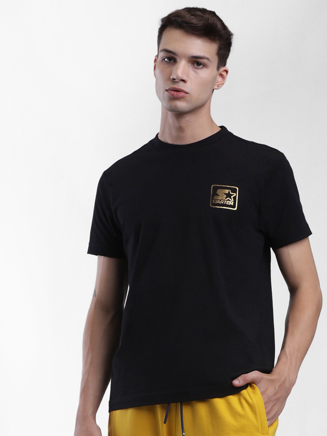 

STARTER Men Black Solid Round Neck Short Sleeves T-shirt