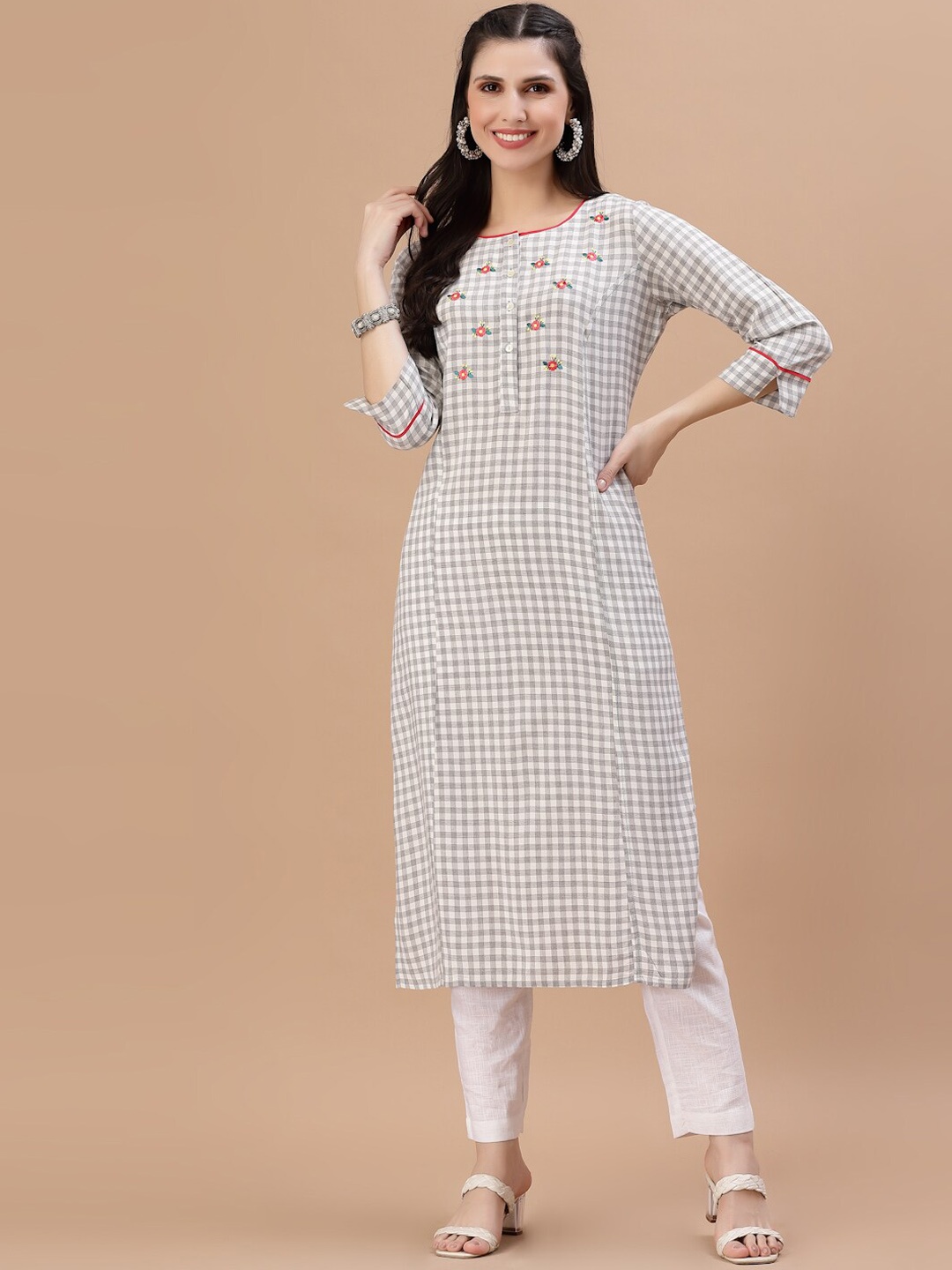 

Smiro Women Grey Checked Thread Work Kurta